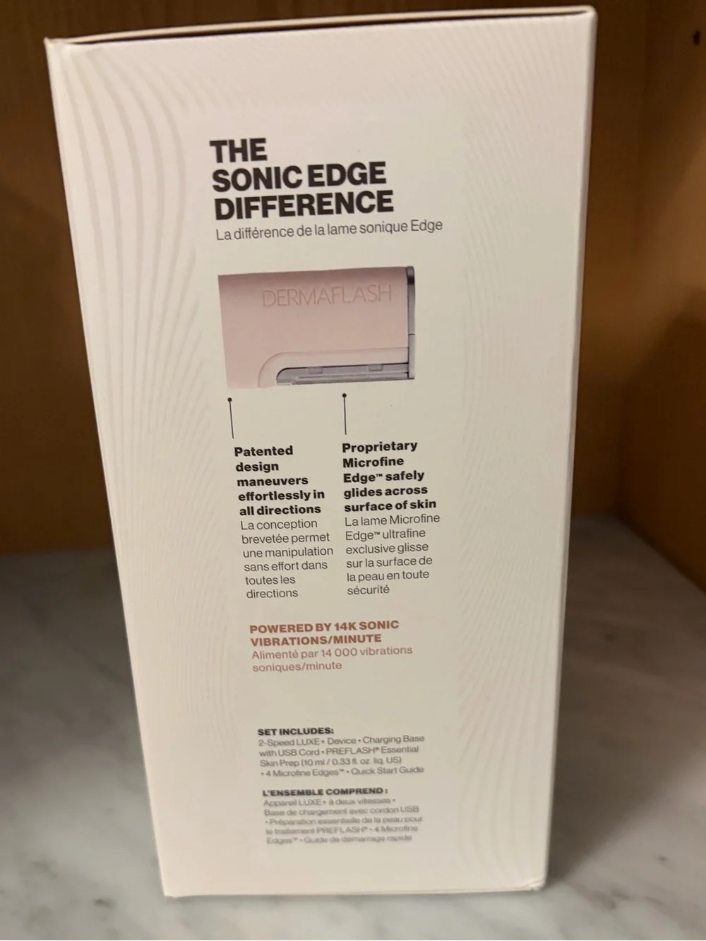 DERMAFLASH LUXE+ Sonic Dermaplaning Peach Fuzz Removal Set Pink